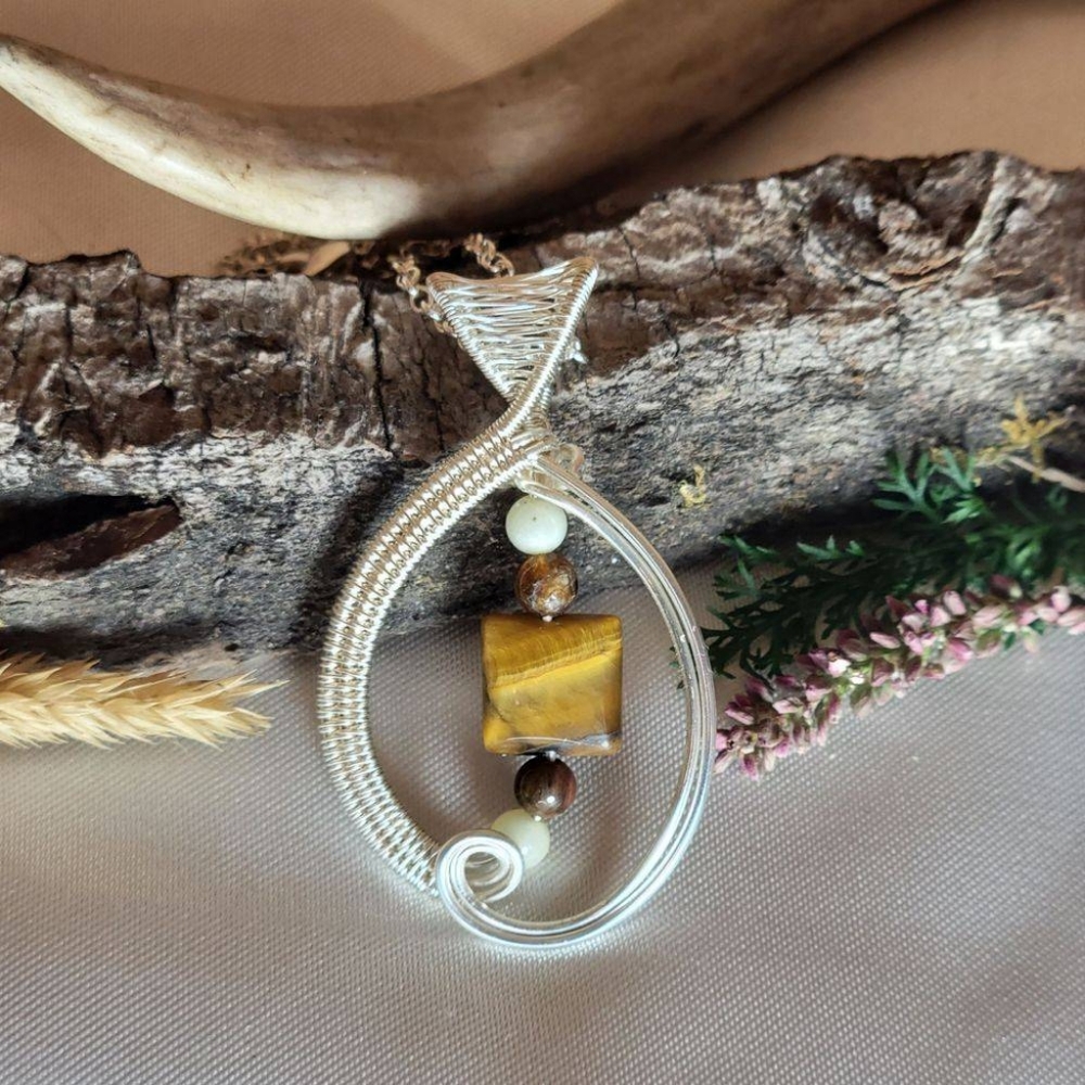 Leaf Pendant - Tiger's Eye